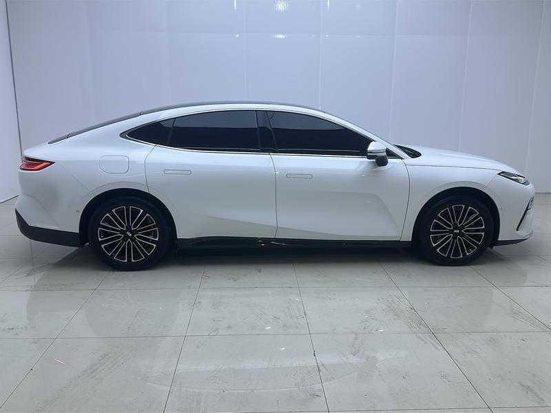 Geely Galaxy Galaxy Star Shine 8 PHEV 2025