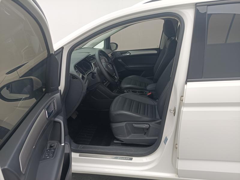 Volkswagen Touran L 2016