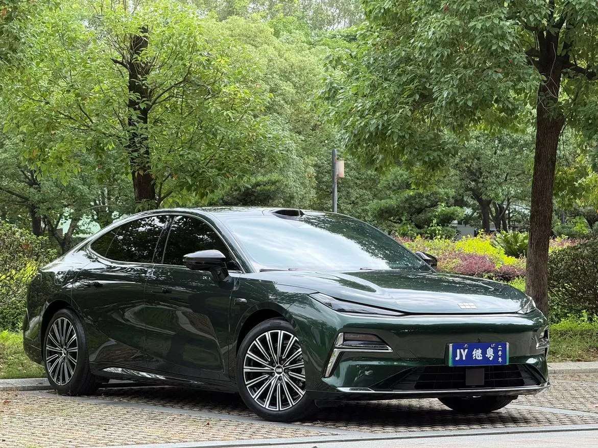 Geely Galaxy Galaxy Sparkle 8 PHEV 130km EM-P Starship Version
