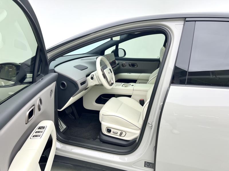 Li Auto Ideal i6 2025
