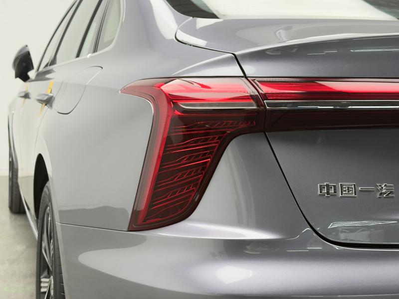 Hongqi Red Flag H5 PHEV 2025