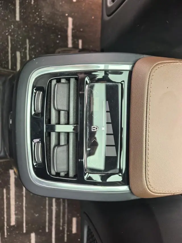 Volvo Volvo XC90 PHEV E-drive hybrid T8 Zhizun Deluxe Edition 7 Seats