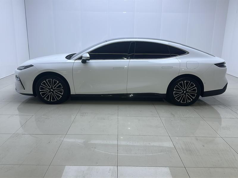 Geely Galaxy Galaxy Star Shine 8 PHEV 2025