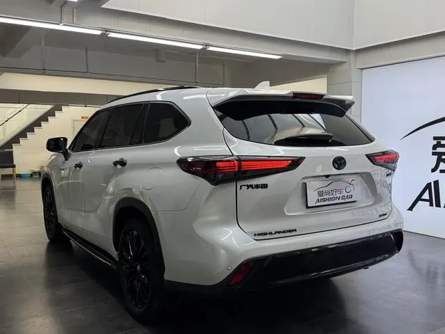 TOYOTA Highlander Dual-engine 2.5L four-wheel drive Knight edition 7-seater