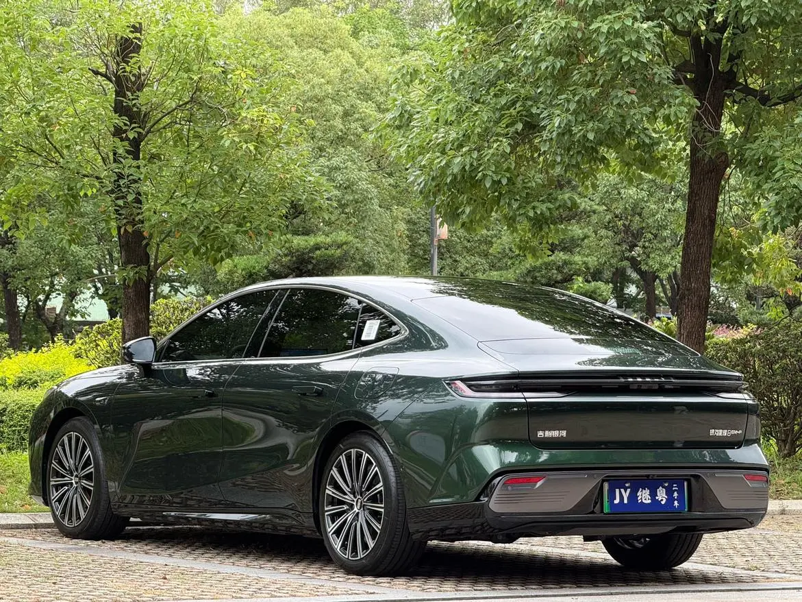 Geely Galaxy Galaxy Sparkle 8 PHEV 130km EM-P Starship Version