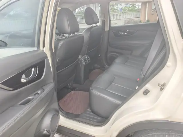 Nissan Qijun 2.0L XE CVT 2WD Fashion Edition