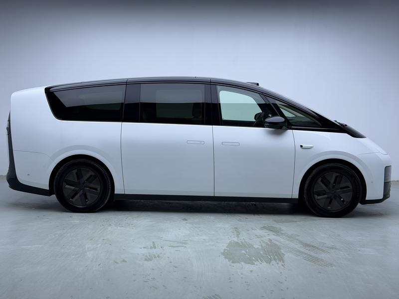 Li Auto Ideal MEGA 2025
