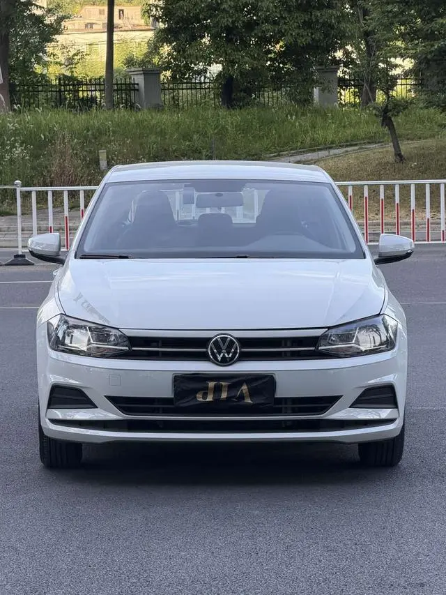 Volkswagen Polo Plus 1.5L automatic colorful technology version