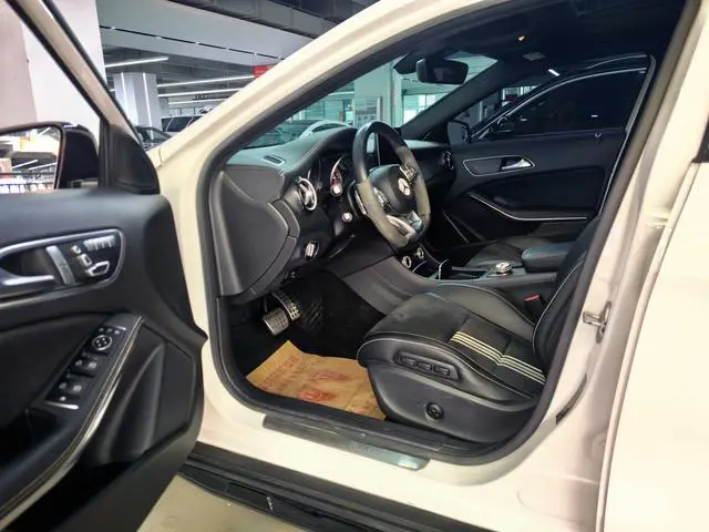 Mercedes-Benz Mercedes-Benz GLA GLA 200 Polar Limited Edition