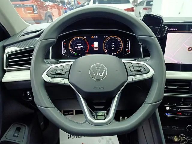 Volkswagen Tiguan L 330TSI two-wheel drive R-Line Premium edition