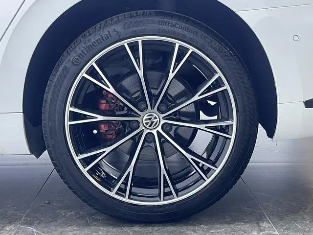 Volkswagen Volkswagen CC 380TSI eye-catching version