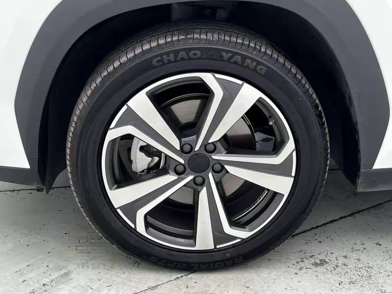 Geely Boyue L 2025
