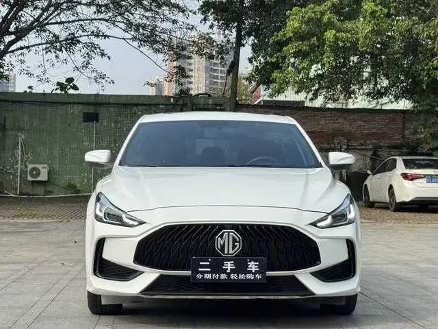 MG MG5 Facelift 180DVVT CVT Youth Deluxe Edition