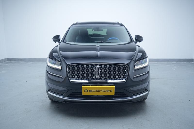 Lincoln Voyager 2021