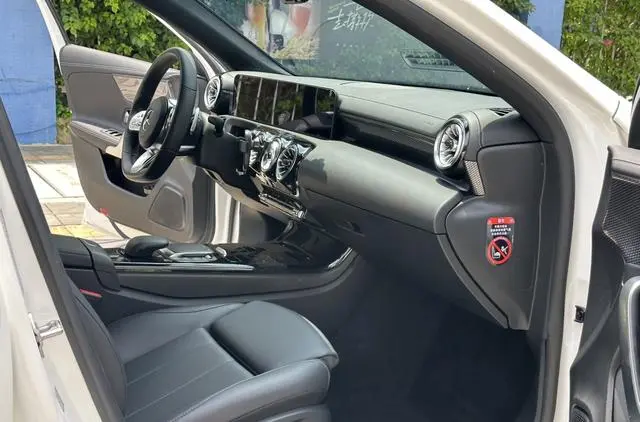 Mercedes-Benz Mercedes-Benz A-class A 200 L sports sedan dynamic Version