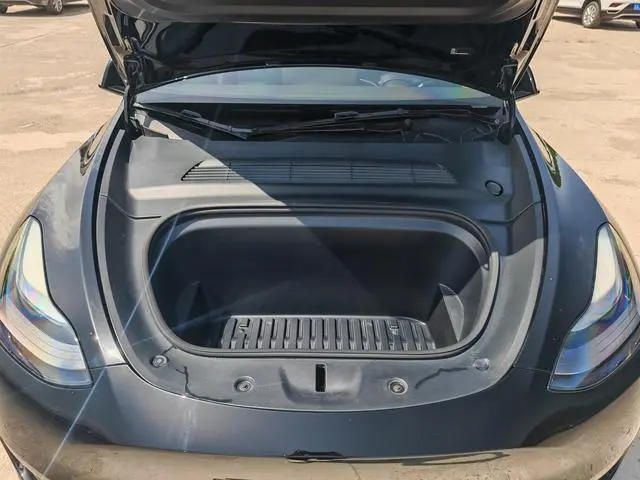 Tesla Model Y Rear-wheel drive version