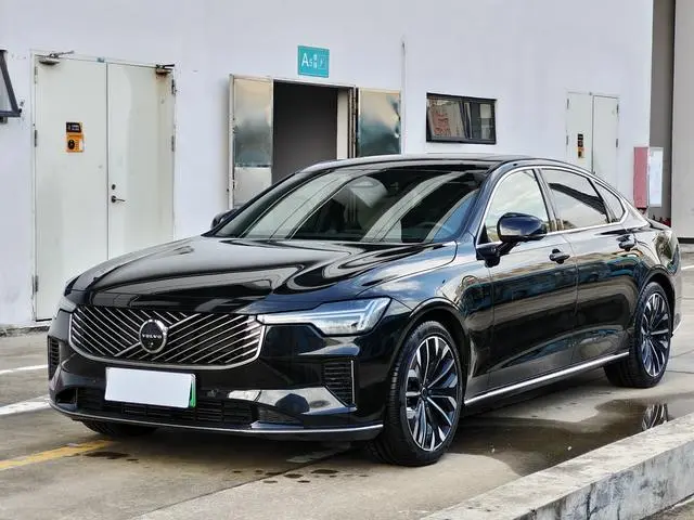 Volvo Volvo S90 PHEV T8 four-wheel drive long battery life Zhiya Deluxe Edition