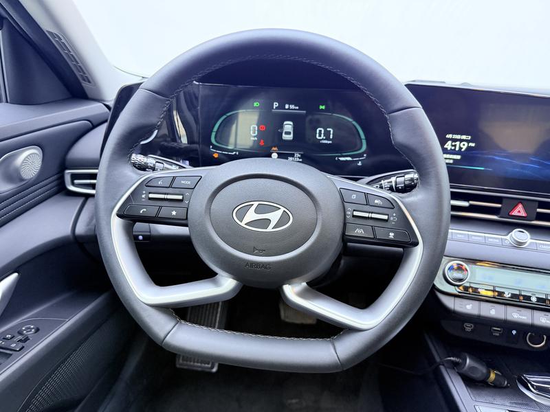 Hyundai Elantra 2023