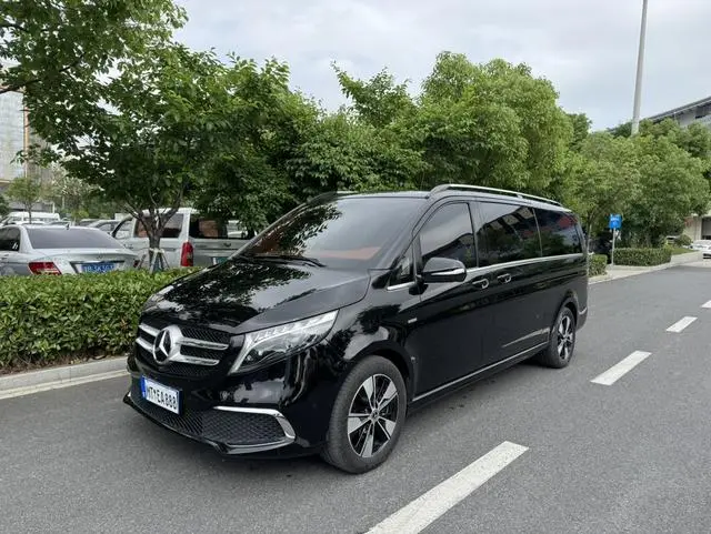 Mercedes-Benz Mercedes-Benz V-class V 260 L Long Wheelbase Premium Edition
