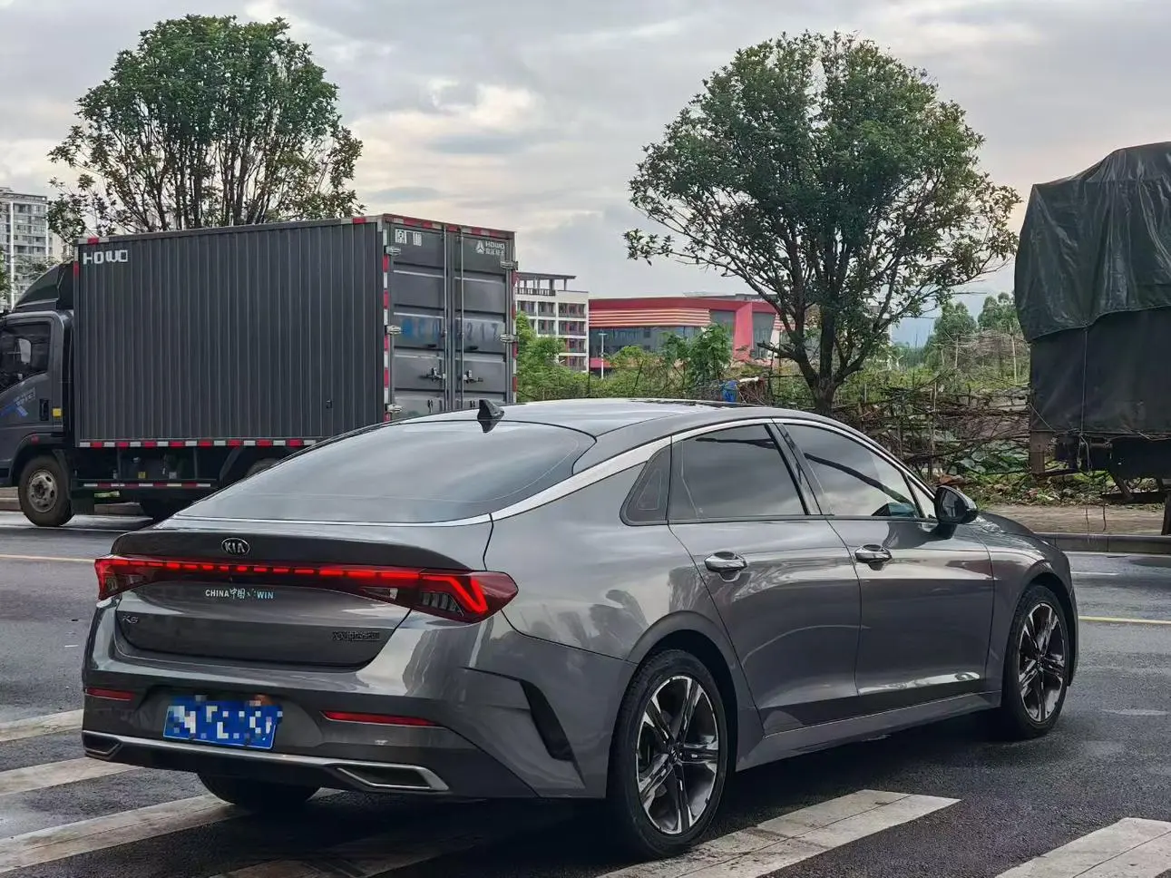 Kia Kia K5 270T CVVD Deluxe Edition