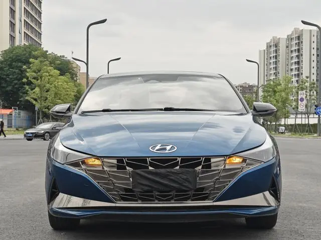 Hyundai Elantra 240TGDi DCT LUX Premium Edition