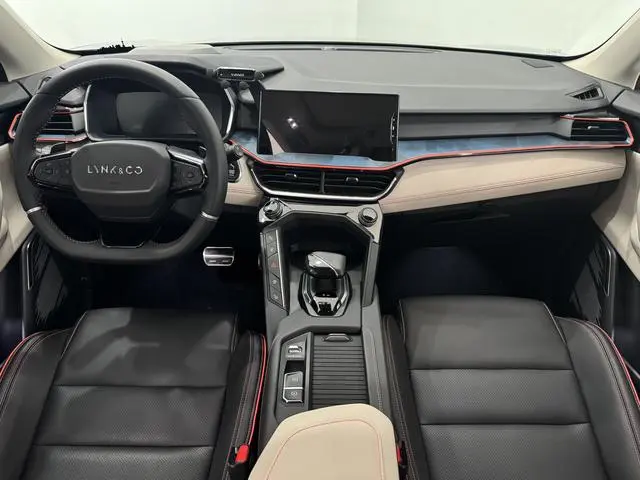 LYNK & CO Lynk 06 1.5T Yao Halo