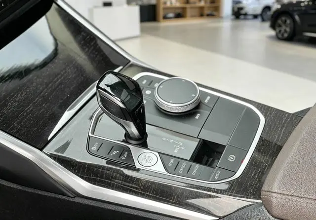 BMW BMW 3 Series 325Li M sports suit