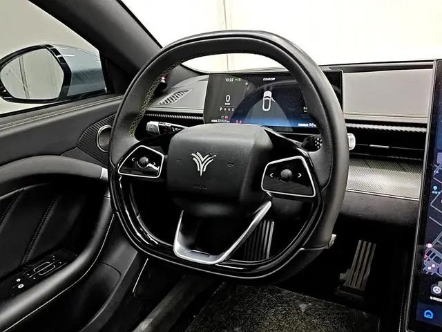 Neta Nezha GT Version 560