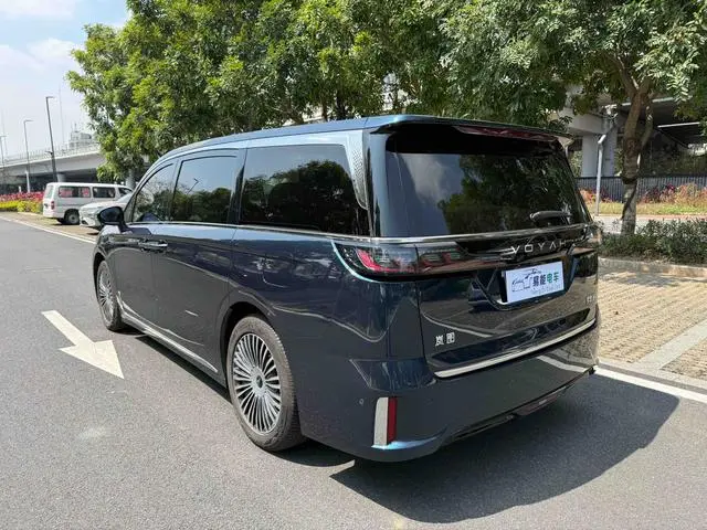 VOYAH Lantu Dreamer PHEV Four-wheel drive flagship Kunpeng Edition