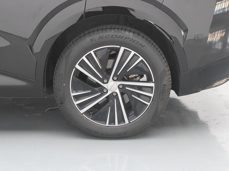 Lynk & Co Lynk&Co 08 EM-P 2025