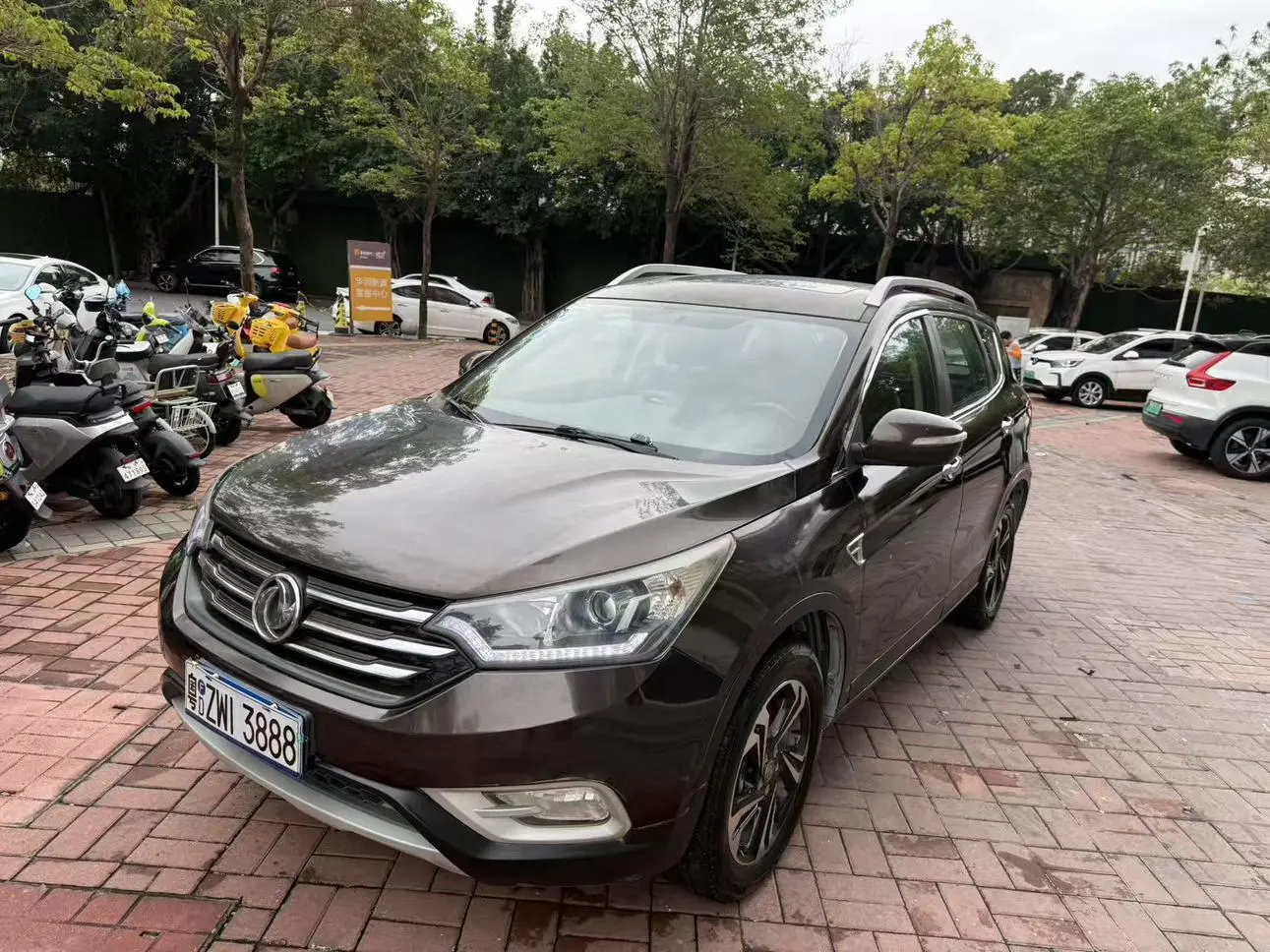 Dongfeng Fengshen Dongfeng Fengshen AX7 2.0L automatic Zhiyi type