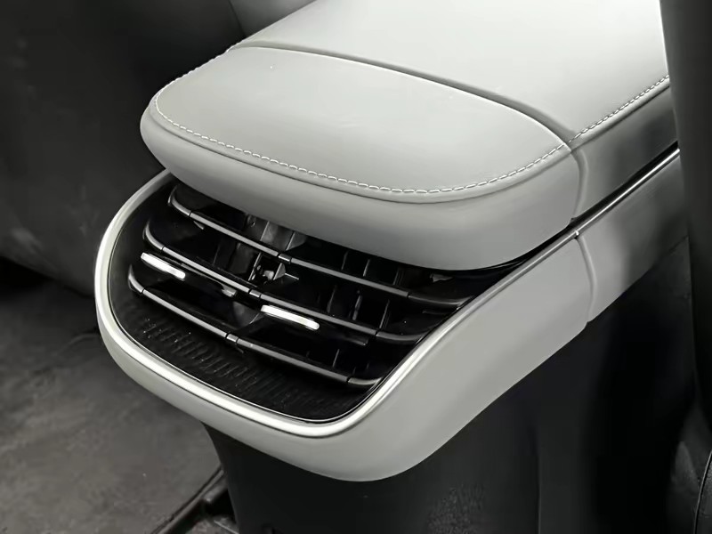 NIO NIO ET5 2025