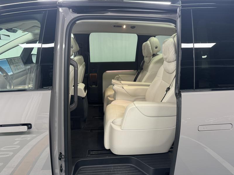 Li Auto Ideal MEGA 2024