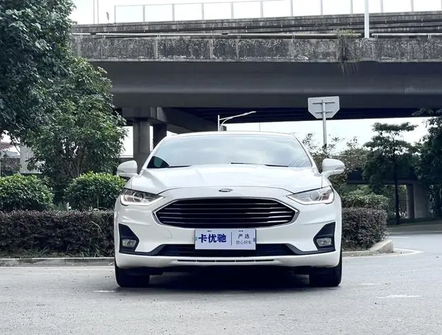 Ford Mondeo EcoBoost 180 fashion type