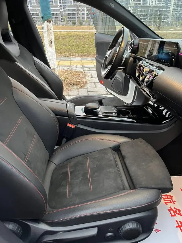 Mercedes-Benz Mercedes-Benz CLA CLA 200 five-door hunting sports car