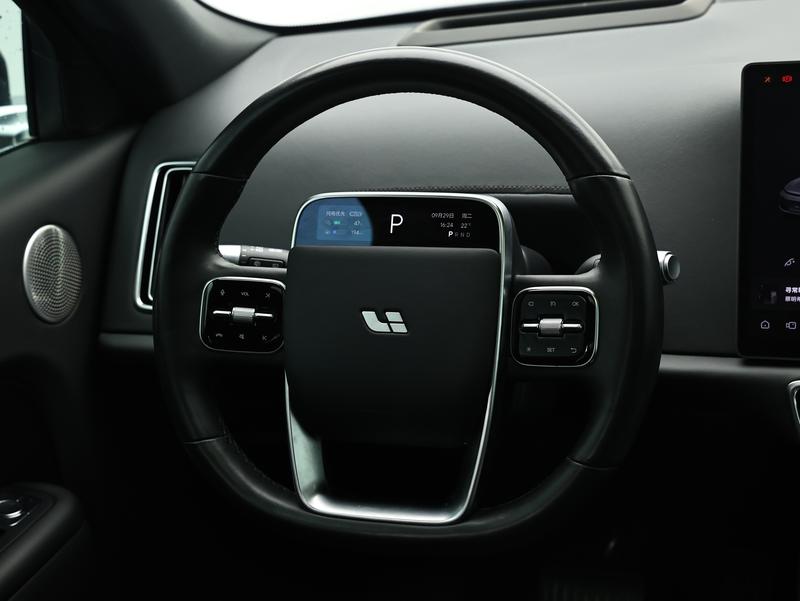 Li Auto Ideal L8 2024