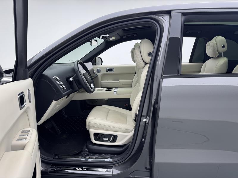 Li Auto Ideal L8 2024