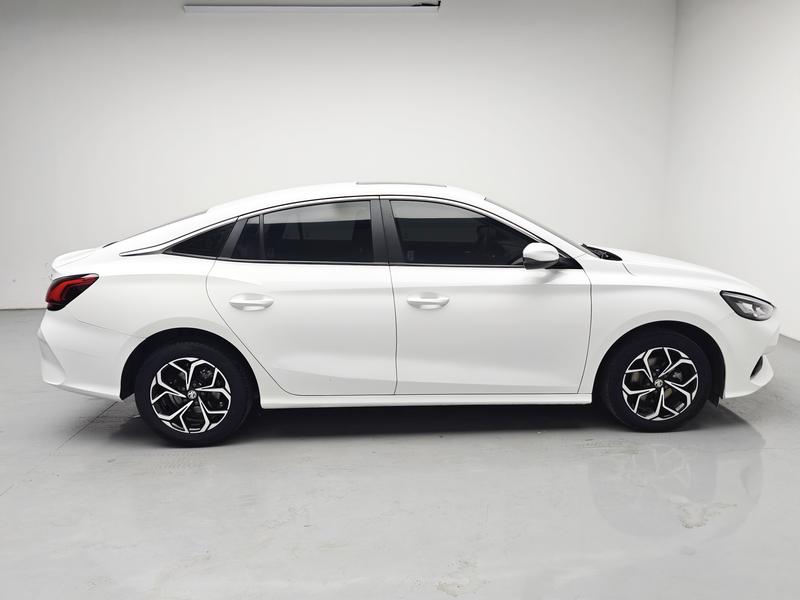 MG MG5 2021