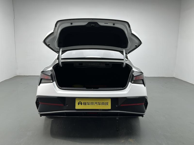 Hyundai Elantra 2023
