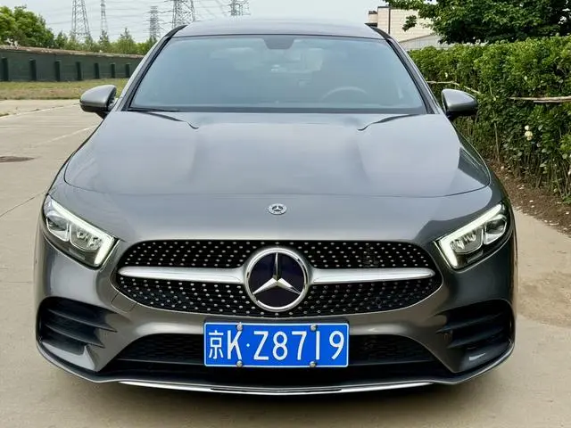 Mercedes-Benz Mercedes-Benz A-class Facelift A 200 L sports sedan fashion type