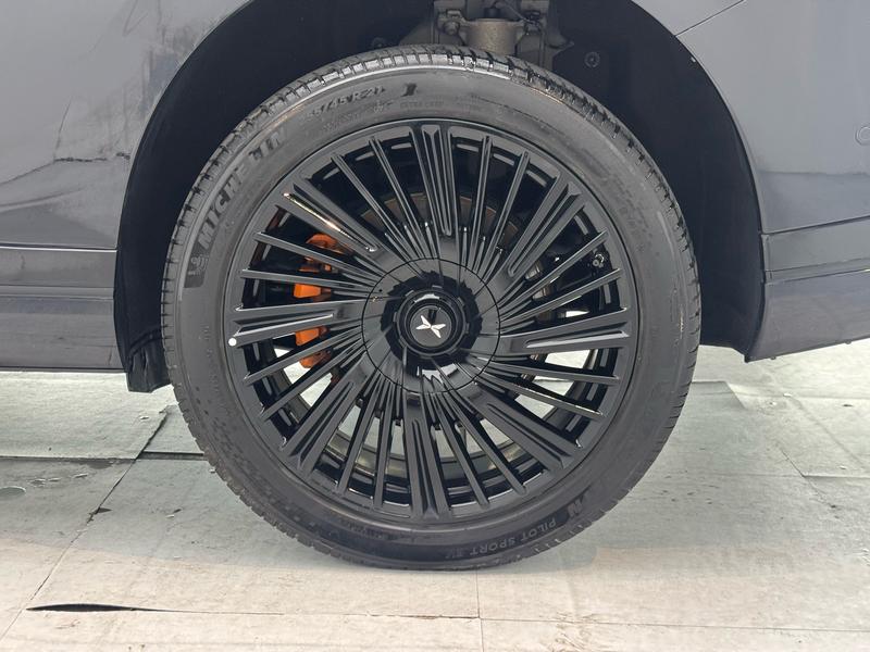 XPeng Xiaopeng G9 2025