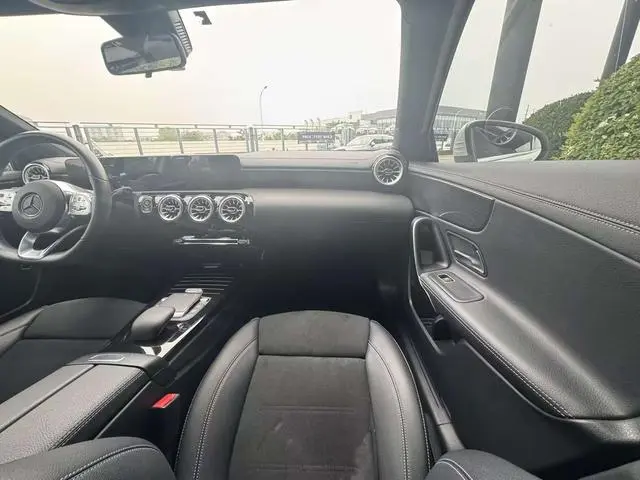 Mercedes-Benz Mercedes-Benz A-class A 200 L sports sedan dynamic Version