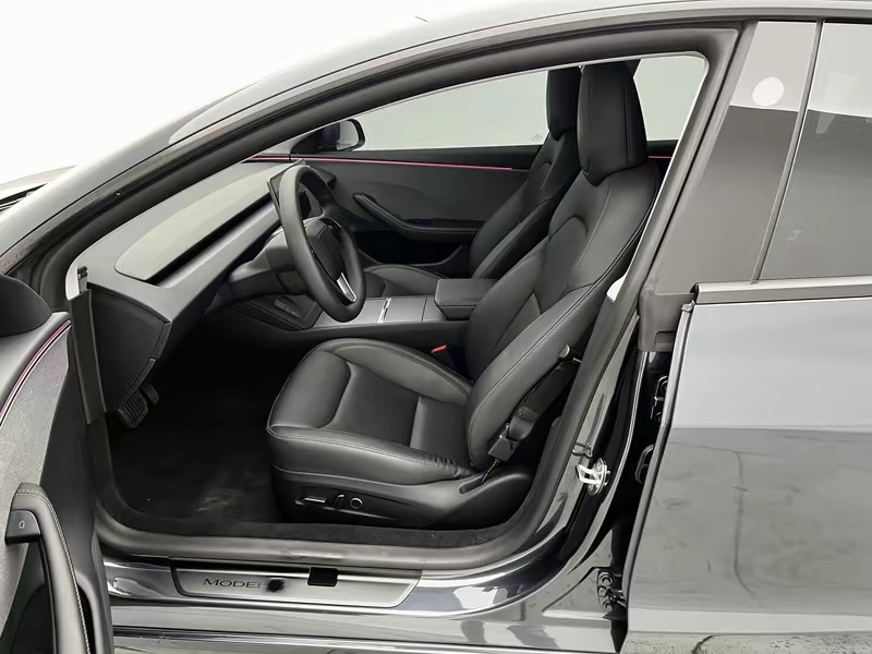 Tesla Model 3 2025