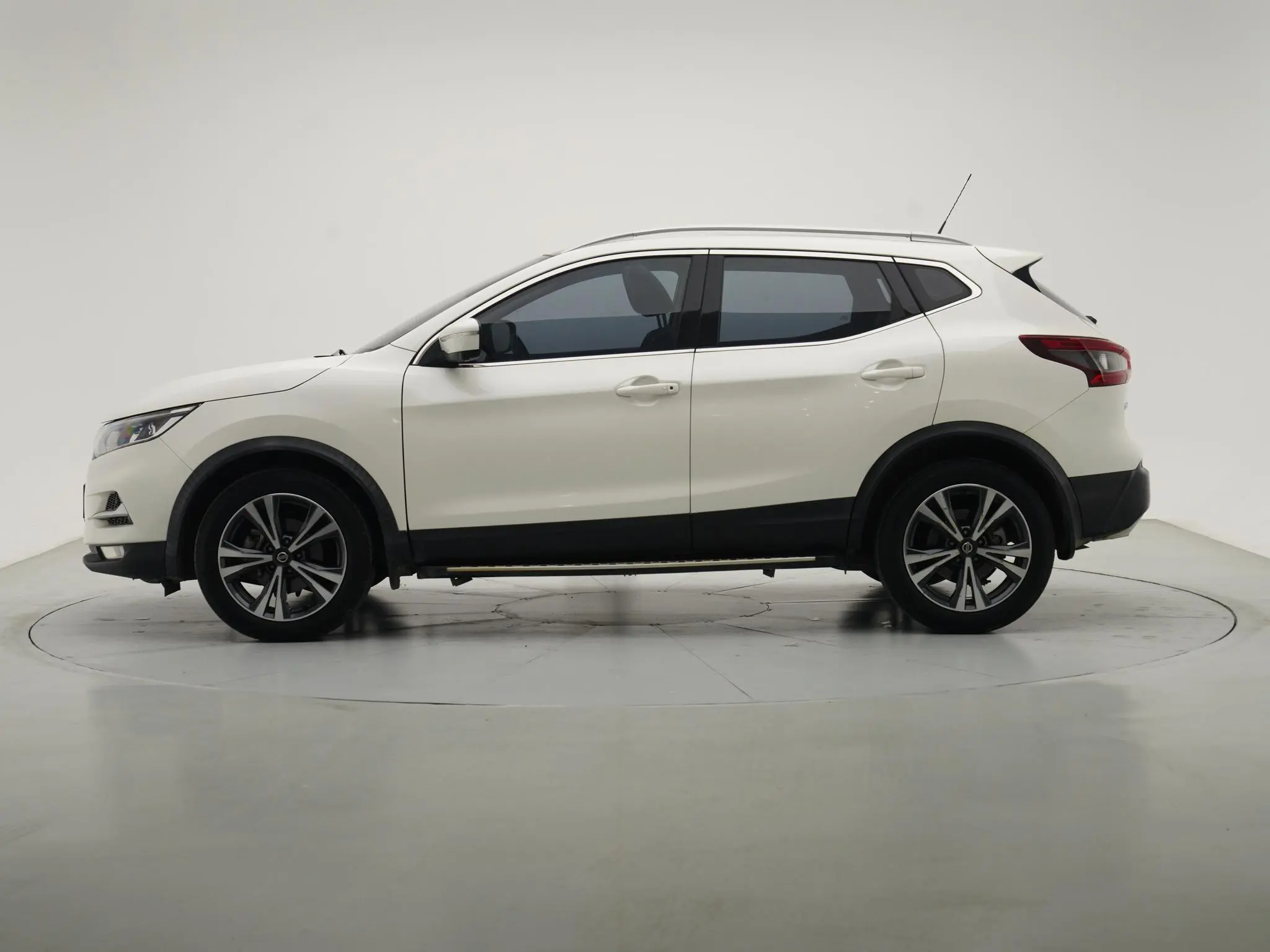 Nissan Qashqai 2.0 L XV Prem Deluxe Edition