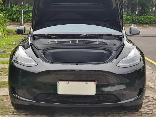Tesla Model Y Facelifted rear-wheel drive version