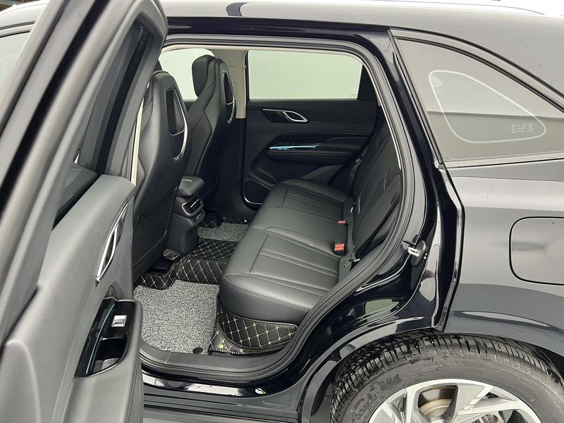 Hongqi Red Flag HS3 PHEV 2024