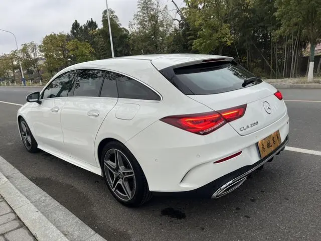 Mercedes-Benz Mercedes-Benz CLA CLA 200 five-door hunting sports car