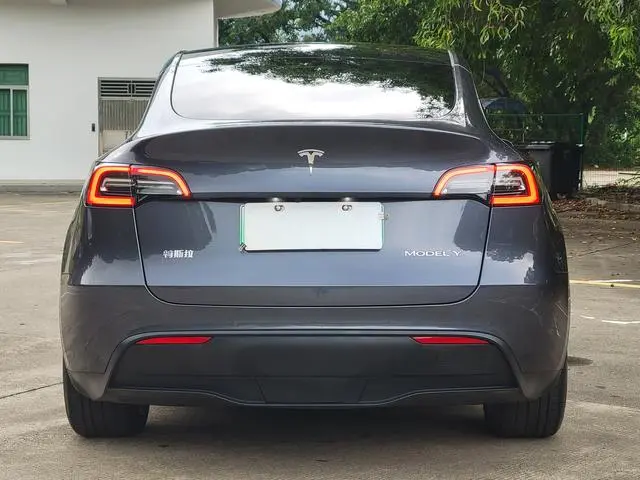 Tesla Model Y Standard battery life, rear-wheel drive version