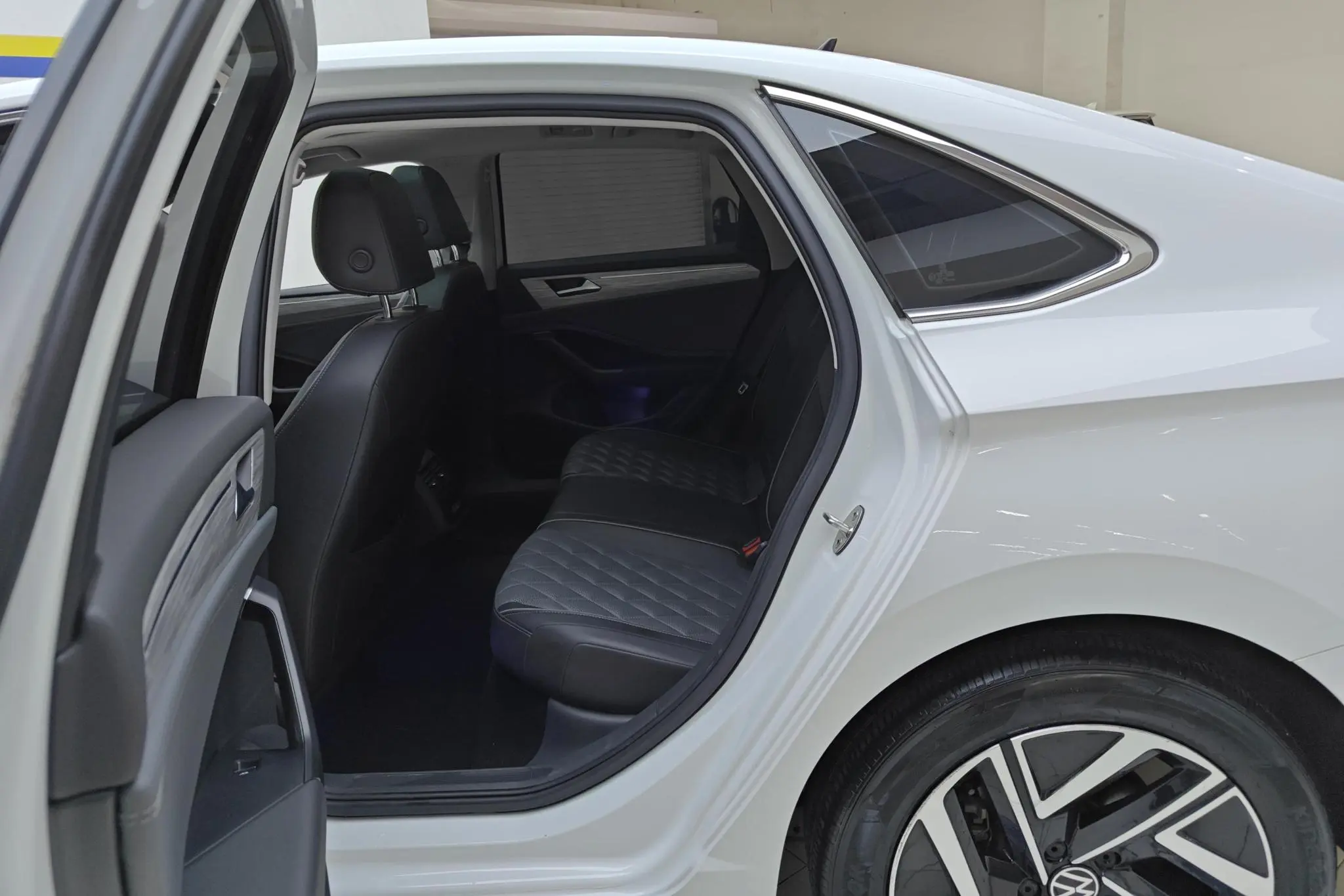 Volkswagen Sagitar 300TSI DSG Beyond Edition