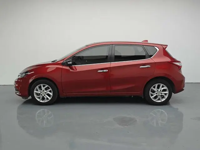 Nissan TIIDA 1.6L CVT Smart Travel Edition